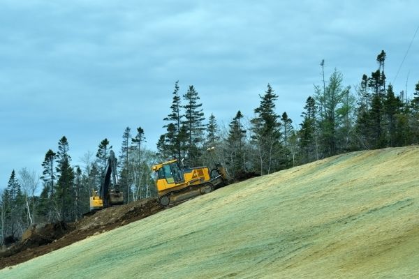 Hill Excavation in Auburn