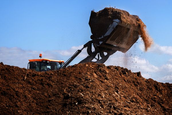 Dirt Spreading in Auburn
